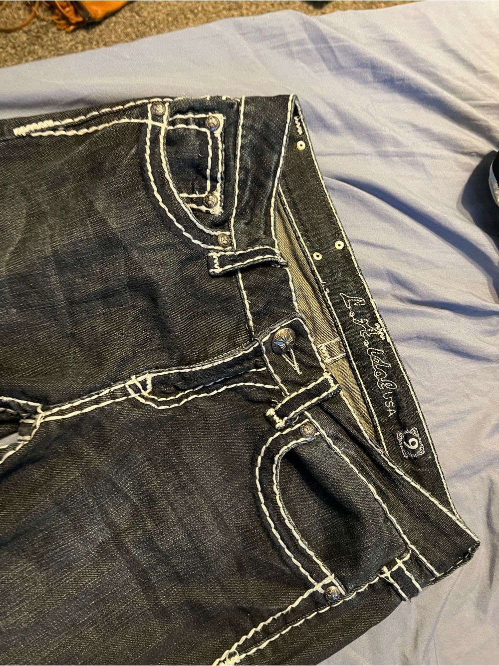 L.A. idol Black Jeans with White Contrast Stitching